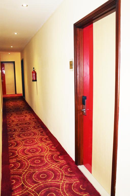 Maleosan Inn Manado Hotel Екстер'єр фото